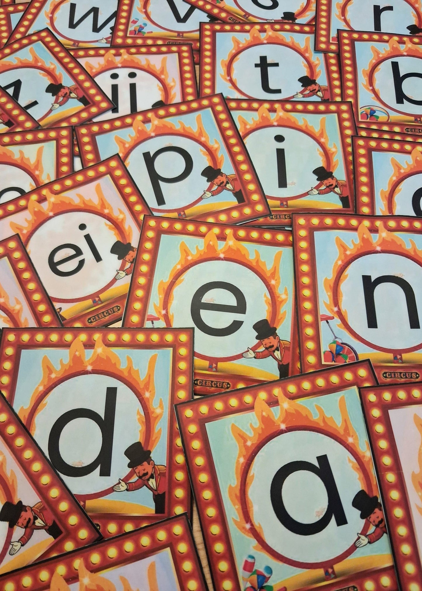thema circus, kinderboekenweek, spot on, kleuters, groep 1/2, letters, klanken, beginklank, leesrups, alfabet, woordenschat, fonemisch bewustzijn, auditieve oefening, de themahoek, themaboek circus, aanvankelijk lezen, letterkaartjes