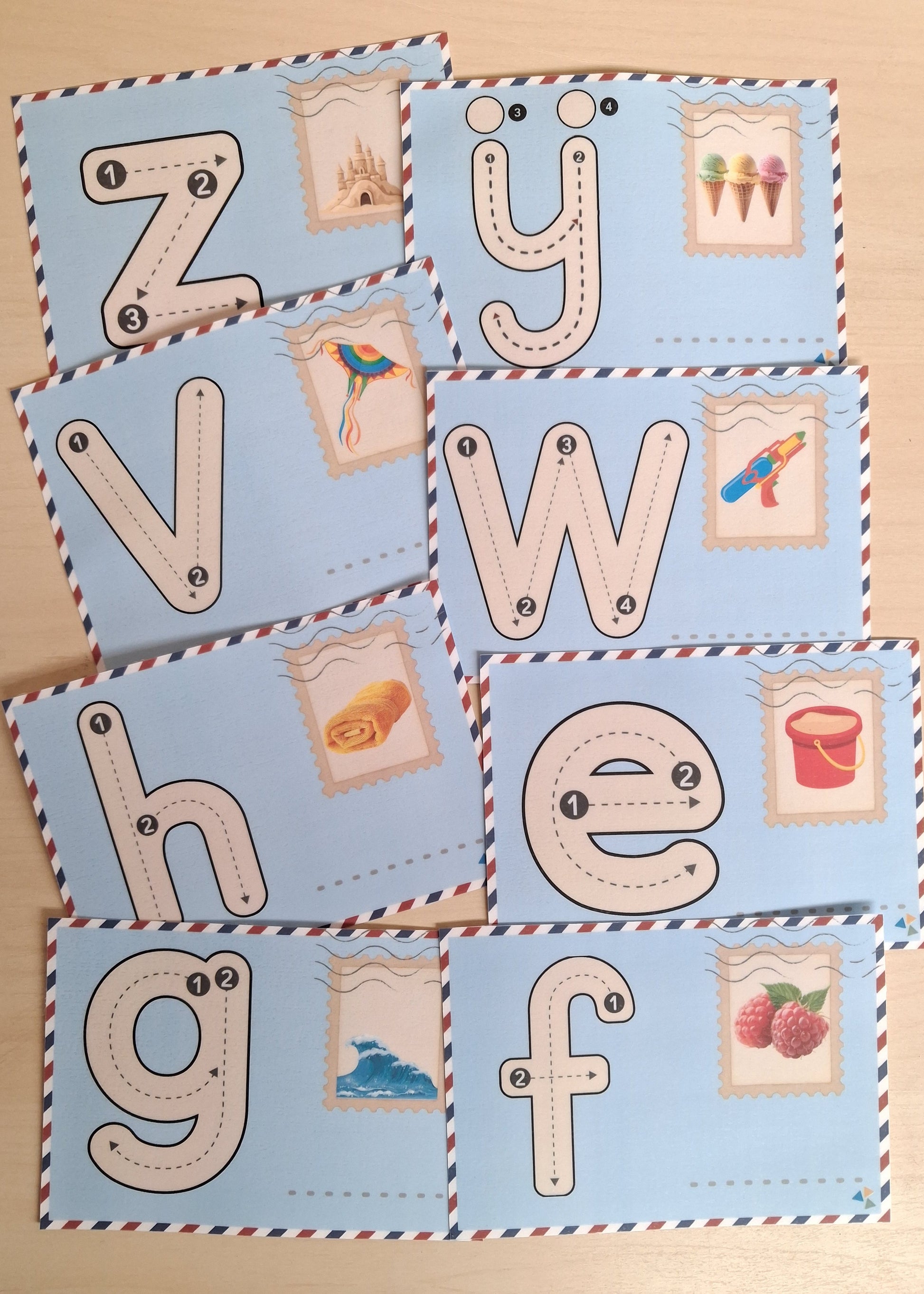 letterversje, versje, liedje, thema zomer, thema vakantie, thema de camping, thema op reis, letterkennis, stoplichtletters, kleuters, groep 1/2, woordenschat, letterkaarten, de themahoek