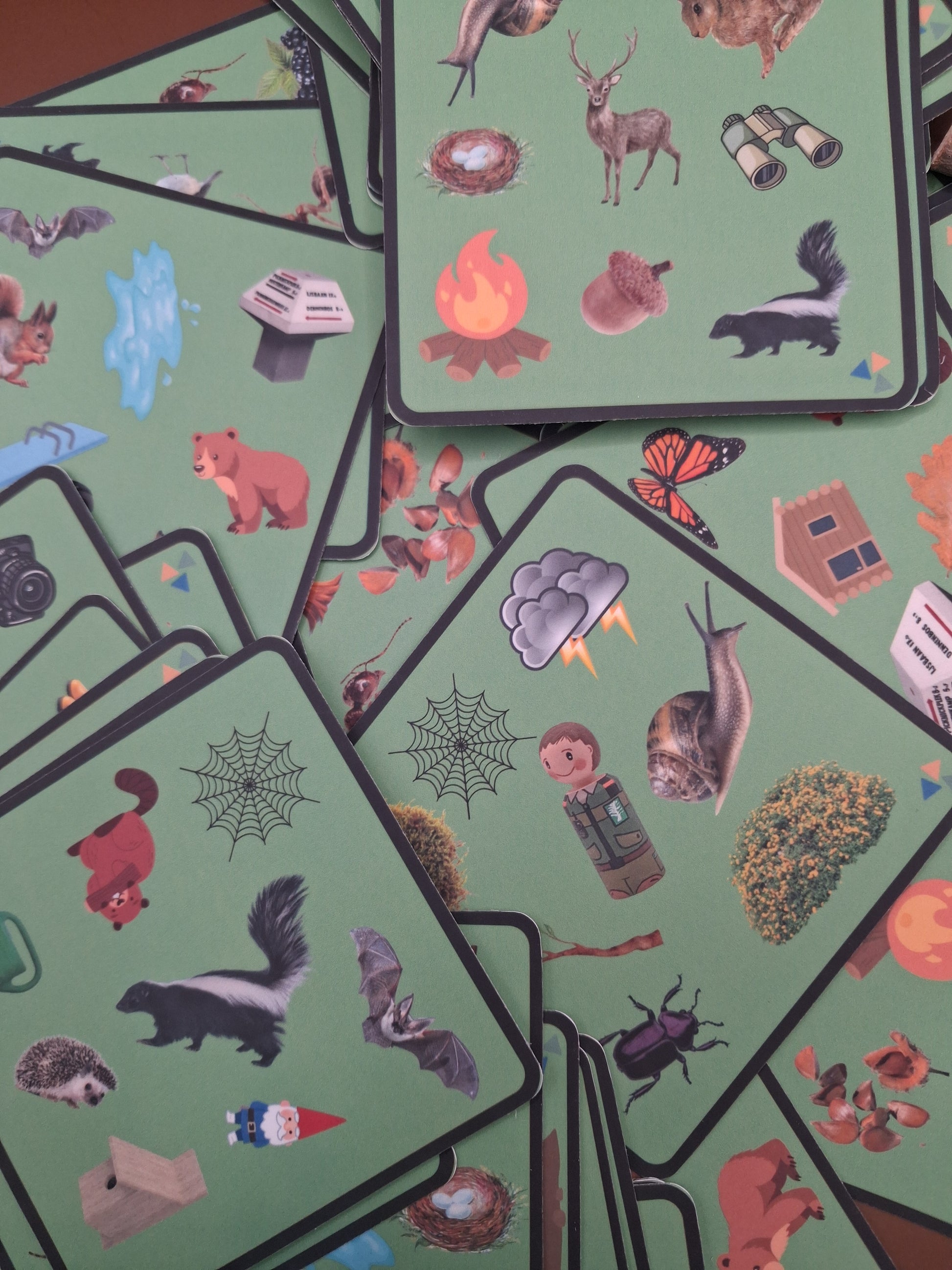 dobble bos, dobble thema bos, dobble herfst, thema herfst, thema bos, bosdieren, kleuters, groep 1/2, woordenschat, spel thema bos, spel thema herfst, de themahoek