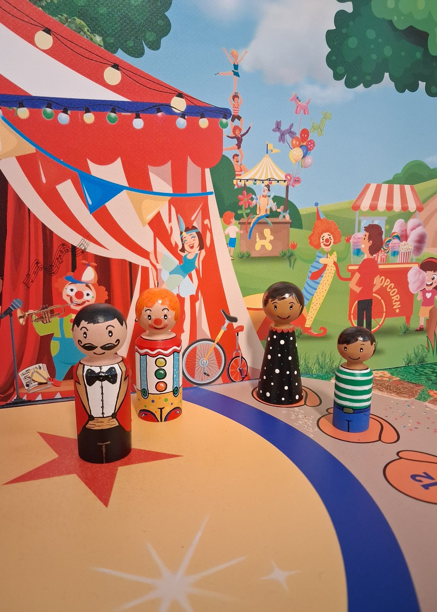 verteltafel, thema circus, circus, spel circus, thema theater, de themahoek, themahoek circus, woordenschat, kleuters, groep 1/2, taalontwikkeling, spelhoek