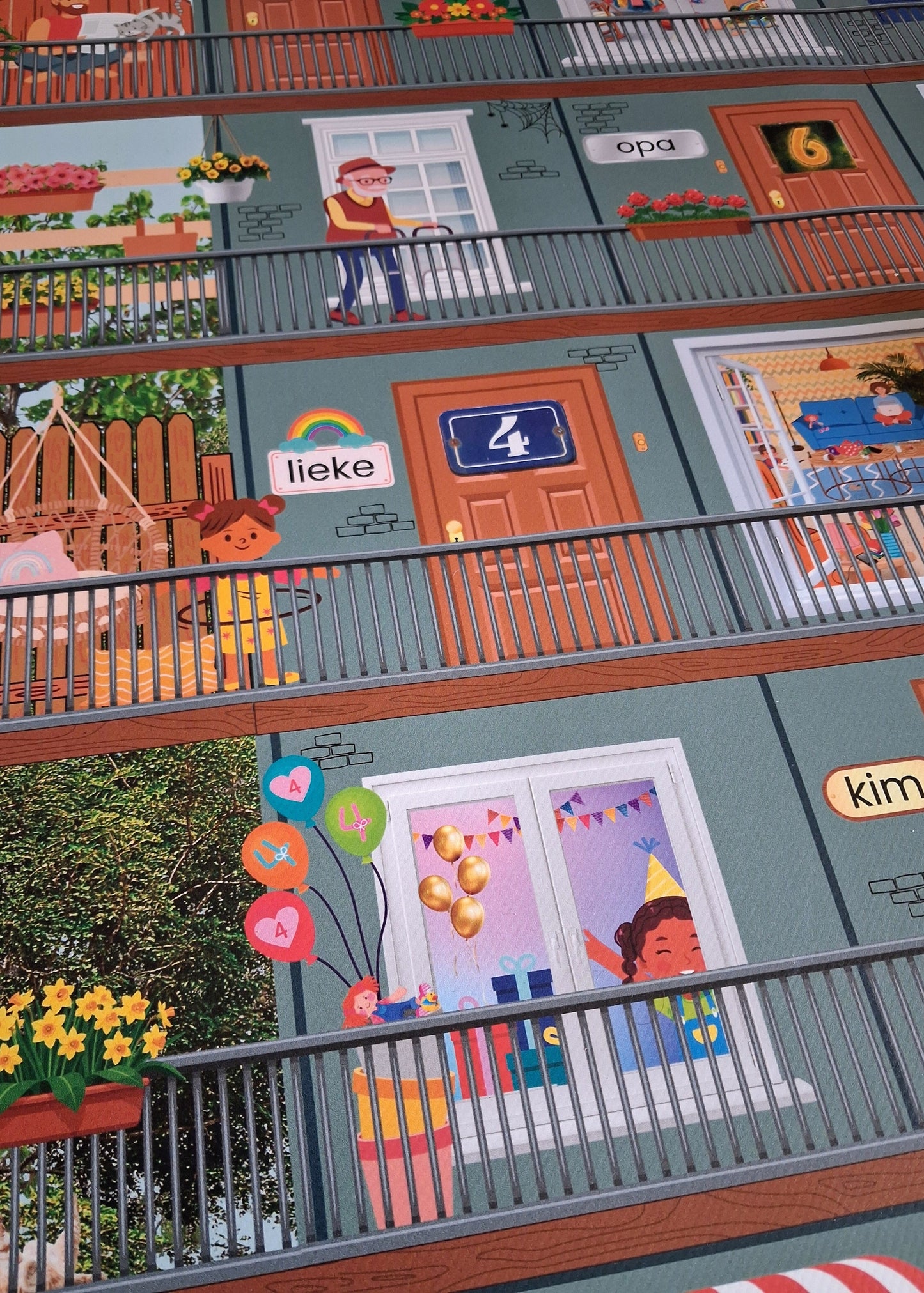 thema huis, thema hier woon ik, beebotmat, kleuters, beebot, Bee Bot, rekenen, spel , groep 1/2, woordenschat. letterherkenning, de themahoek, themahoek huis. huishoek, thema mijn huis