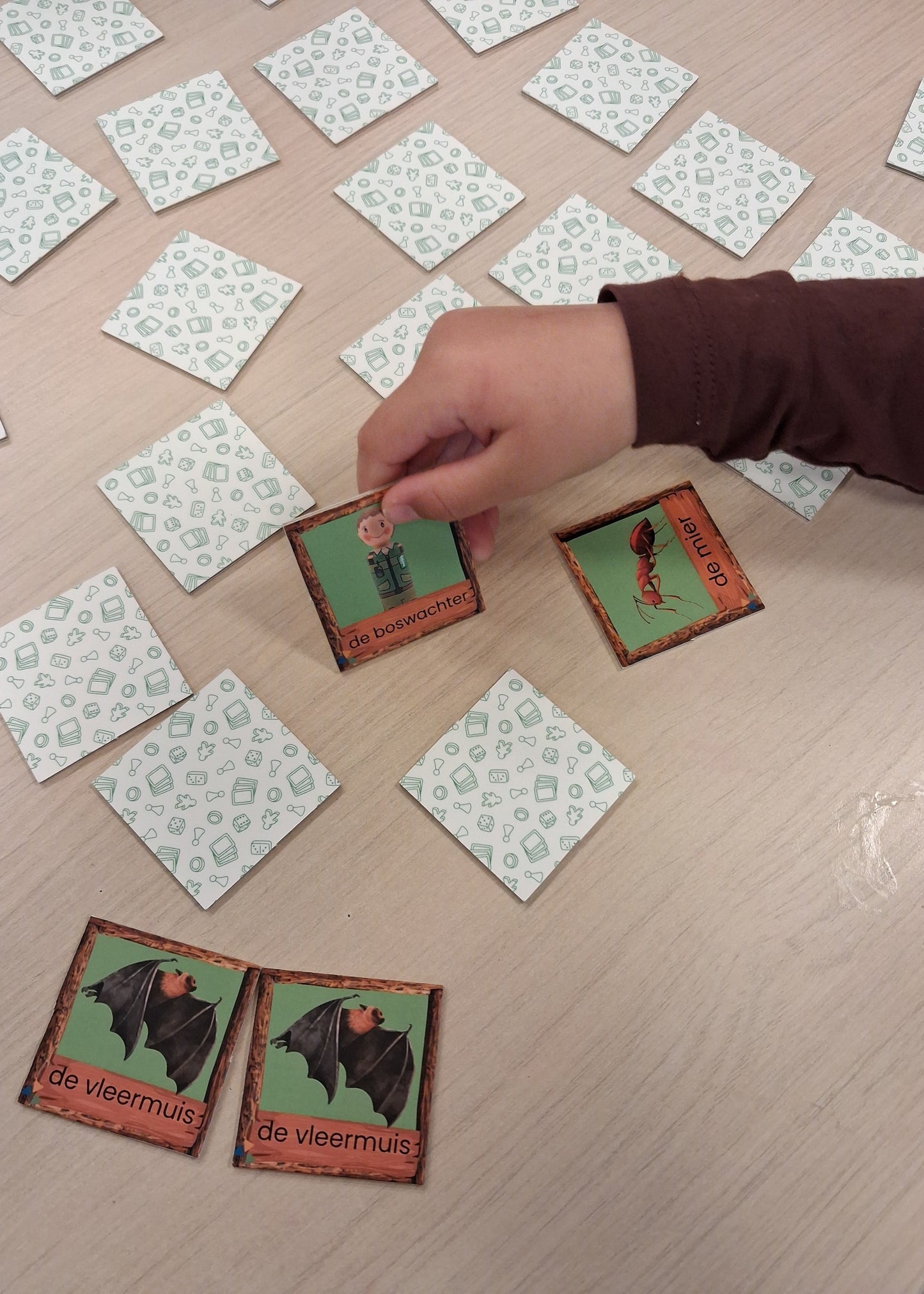 woordkaarten, memory, thema bos, thema herfst, woordenschat, auditieve oefeningen, kleuters, groep 1/2, de themahoek, themahoek, bosdieren, meertalige leerlingen, nt2